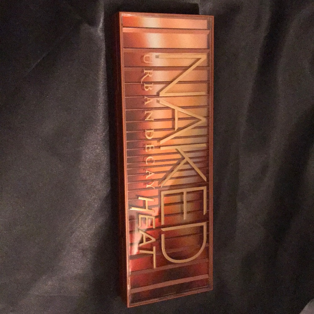 NAKED HEAT urban decay eyeshadow palette
